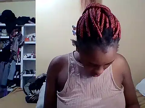 Zara Twilight online show from December 15, 2025, 5:19 pm