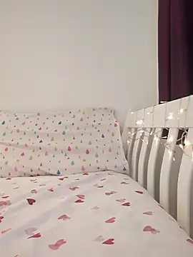 Nancy-Pink online show from October 14, 2025, 8:59 am