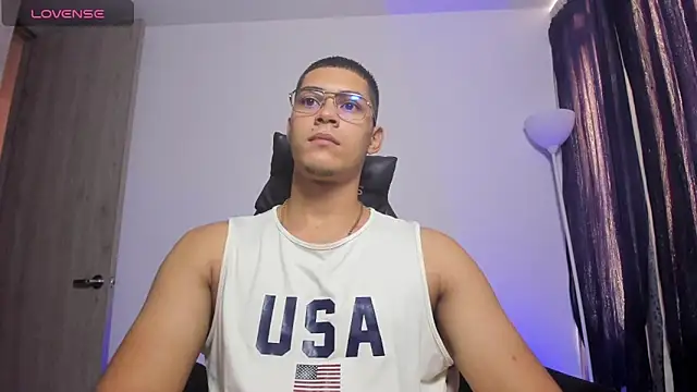 Snapshot of Iamdylan777 chatting on March 3, 2026, 1:07 pm Iamdylan777 online show from March 3, 2026, 1:07 pm