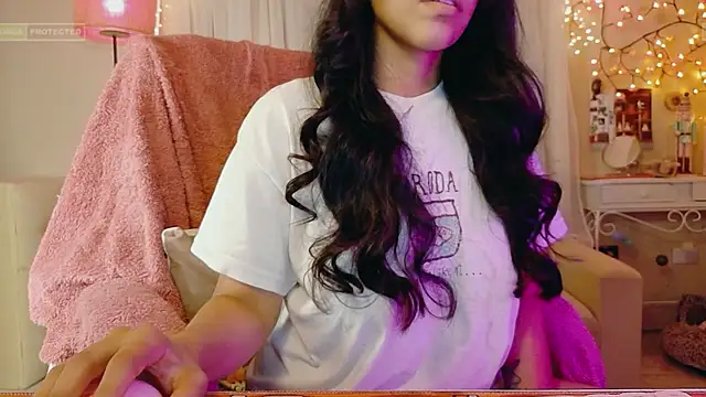AllisonCatUwU online show from August 7, 2026, 3:07 pm