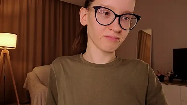 BettyBrowni online show from April 16, 2026, 9:39 pm