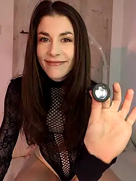 Aisha Moretti online show from October 23, 2025, 3:00 pm