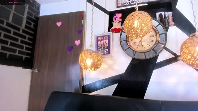 victoria aleia  online show from March 13, 2026, 12:15 am