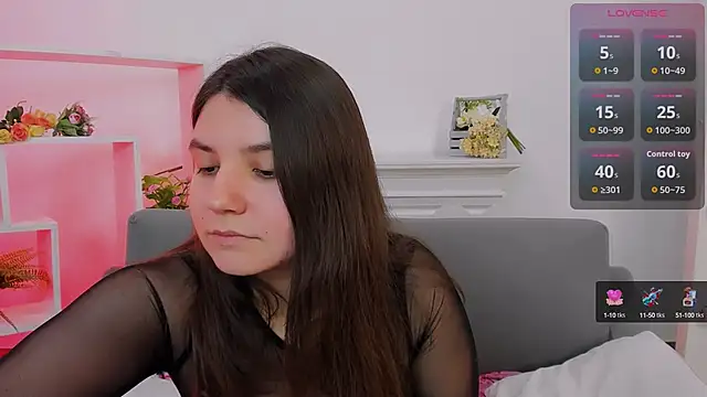 Viola  Shy online show from October 2, 2025, 8:12 pm