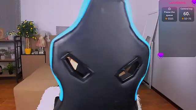 Viola  Shy online show from February 13, 2026, 9:37 pm