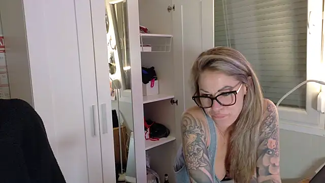 Tatjana Sue online show from March 30, 2026, 6:31 pm