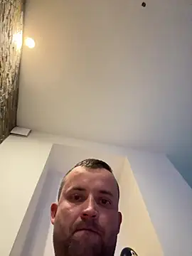 MateoKimiBi online show from April 30, 2026, 11:31 pm