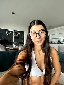 Wildberry  online show from November 12, 2025, 9:13 am