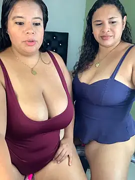 Snapshot of twocurvylatins chatting on June 21, 2026, 1:33 am twocurvylatins online show from June 21, 2026, 1:33 am