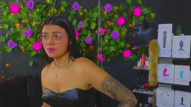 Sweett Mollyy online show from June 30, 2026, 5:46 pm