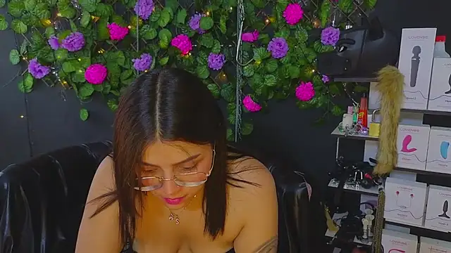 Sweett Mollyy online show from June 9, 2026, 6:09 pm