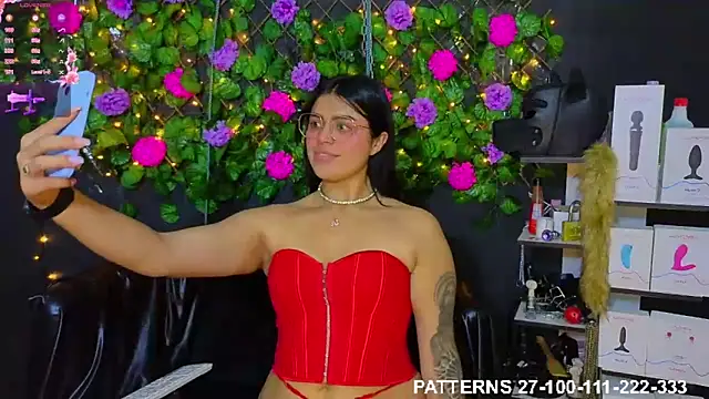 Sweett Mollyy online show from April 14, 2026, 11:10 pm