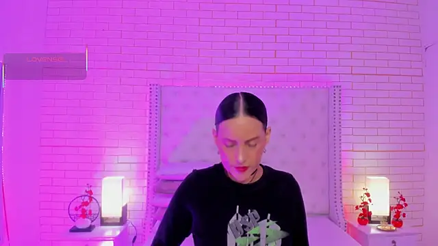 Coco Balenciaga  online show from March 21, 2026, 11:47 am