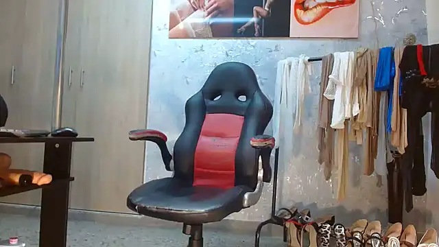 Snapshot of Samantabrown_ chatting on February 16, 2026, 11:20 am Samantabrown online show from February 16, 2026, 11:20 am