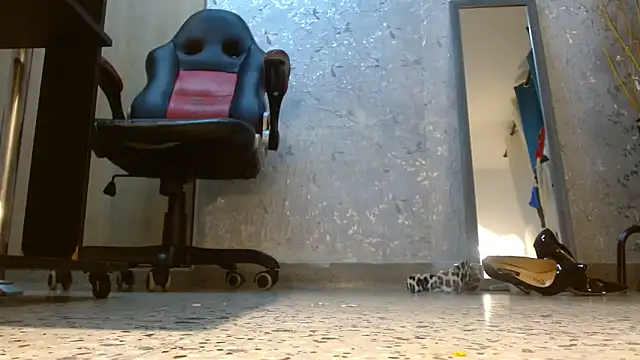 Samantabrown  online show from March 26, 2026, 11:19 am