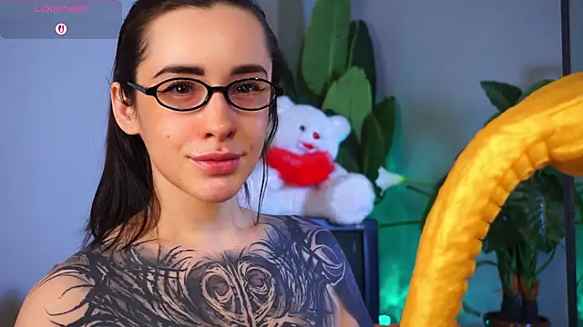 EvaCanton online show from February 4, 2026, 2:17 am