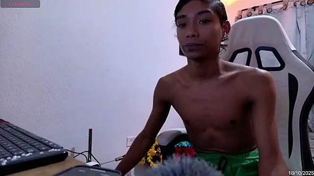 alejo cute online show from October 18, 2025, 10:34 pm