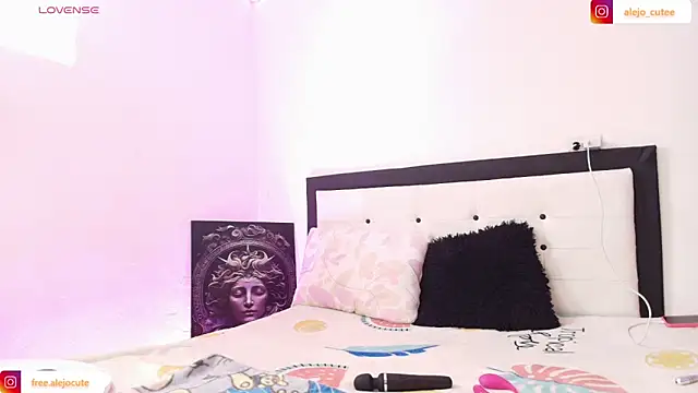 alejo cute online show from January 5, 2025, 5:09 pm