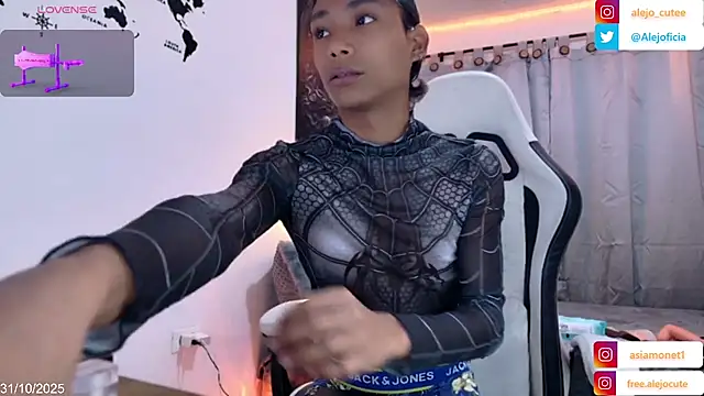 alejo cute online show from October 31, 2025, 9:32 pm