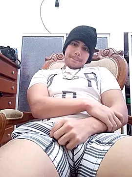 Snapshot of AlexisSpears_ chatting on December 3, 2024, 12:23 pm AlexisSpears online show from December 3, 2024, 12:23 pm
