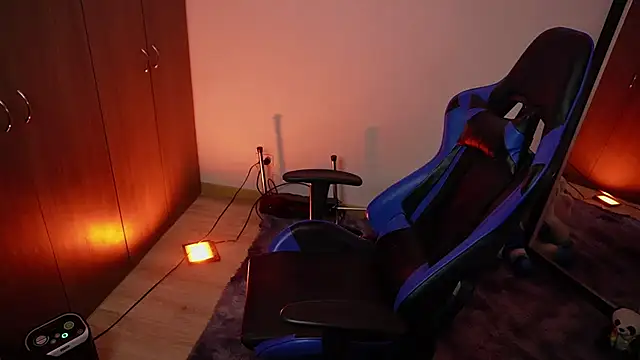 tay ler3 online show from December 19, 2025, 11:18 pm