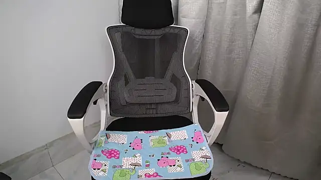 Lunobaby 204 online show from December 14, 2025, 9:53 pm