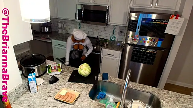 BriannaBrave online show from November 23, 2025, 4:22 am