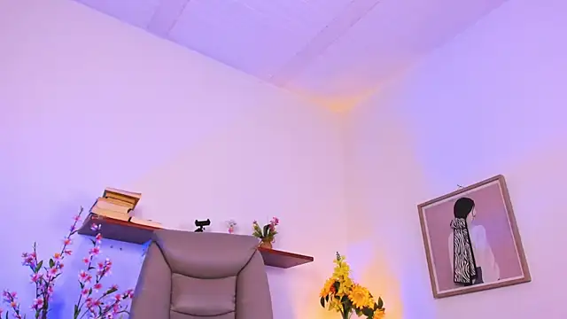 Chanelll Taylorr  online show from May 25, 2026, 10:58 am
