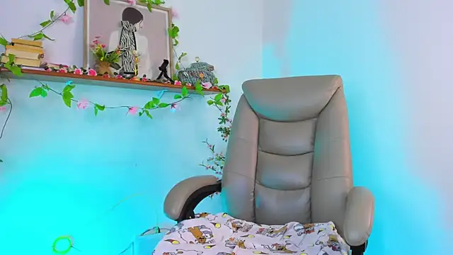 Chanelll Taylorr  online show from February 20, 2026, 1:13 pm