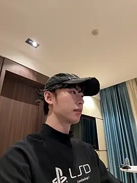 1a1a1alll online show from December 5, 2025, 2:26 pm