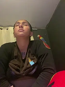 luna asss online show from April 28, 2026, 2:27 am