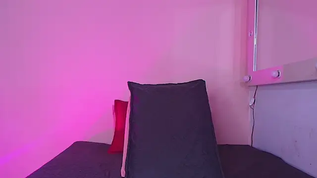 kendal rossi online show from September 19, 2025, 12:09 pm