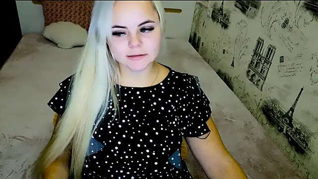 lovely-eyes online show from October 31, 2025, 7:32 pm