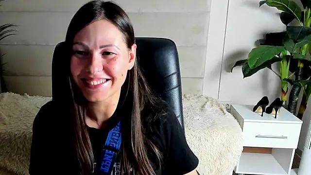 Dana  dom online show from October 26, 2025, 1:55 pm