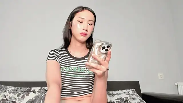 Snapshot of asian_kiya chatting on November 27, 2025, 10:16 am asian kiya online show from November 27, 2025, 10:16 am