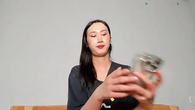 Snapshot of asian_kiya chatting on December 16, 2025, 2:38 am asian kiya online show from December 16, 2025, 2:38 am