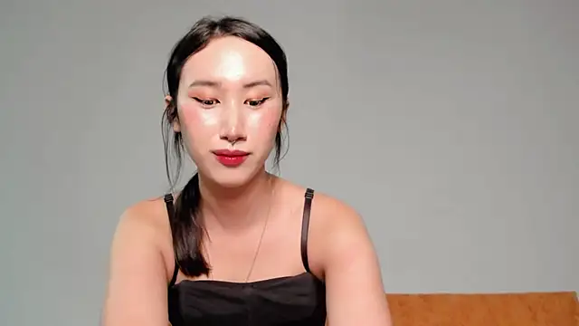 Snapshot of asian_kiya chatting on November 13, 2025, 10:24 pm asian kiya online show from November 13, 2025, 10:24 pm