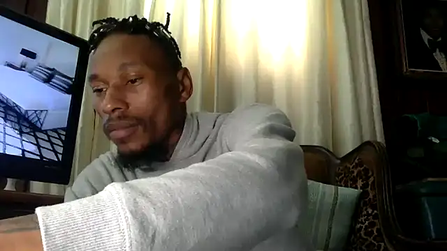 KingDerRico online show from November 10, 2025, 6:46 pm