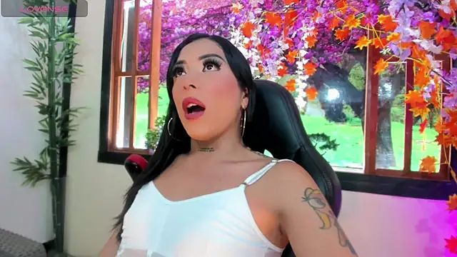 Snapshot of Susan_DiSantys chatting on February 23, 2025, 1:35 am Susan DiSantys online show from February 23, 2025, 1:35 am