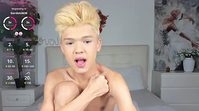 Felix Rey online show from November 25, 2025, 8:53 pm