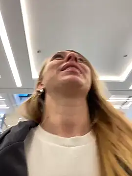 Sweet   Emily online show from October 4, 2025, 1:12 pm