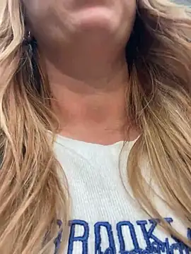 Sweet   Emily online show from January 17, 2025, 8:33 pm