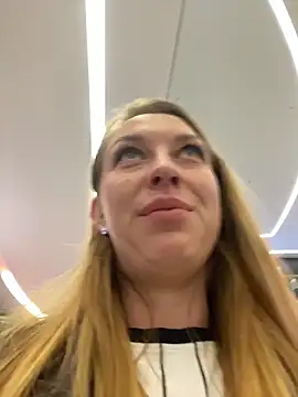 Sweet   Emily online show from December 14, 2025, 11:38 am