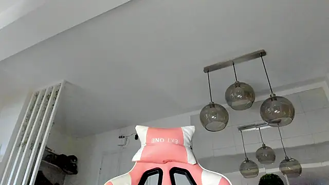 IreneVON online show from October 1, 2025, 4:28 am