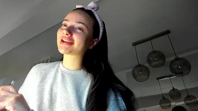 IreneVON online show from October 3, 2025, 4:47 am