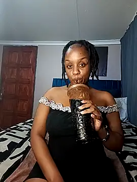 Queen-Chocolate online show from October 29, 2025, 6:34 am