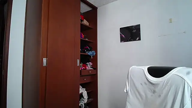 venelope1 online show from November 3, 2025, 9:18 pm