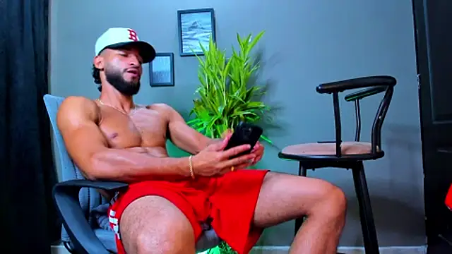 Snapshot of Damian_022 chatting on October 7, 2025, 1:45 pm Damian 022 online show from October 7, 2025, 1:45 pm