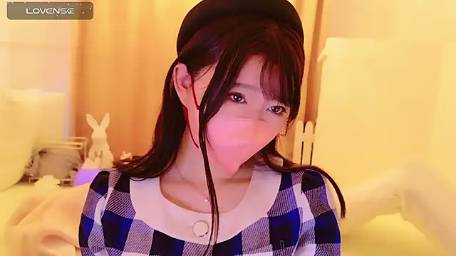 maii- online show from February 19, 2025, 9:47 pm