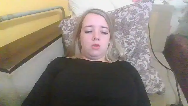 Snapshot of ViolaCandy chatting on July 17, 2026, 6:32 am ViolaCandy online show from July 17, 2026, 6:32 am